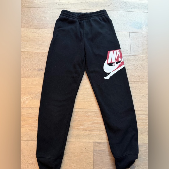 Boys Nike Air Jordan Sweatpants Black Logo Joggers Size 10–12 - Picture 1 of 4